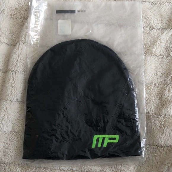 Muscle Pharm beanie - Picture 2 of 3